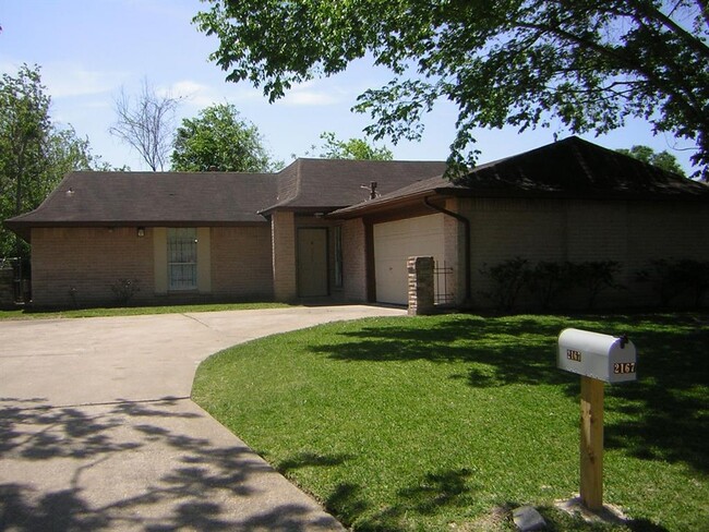 Building Photo - 2167 Drayton Ln