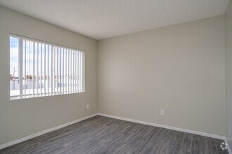 3BR, 2BA - 1,092SF - Primary Bedroom - Woodridge Manor