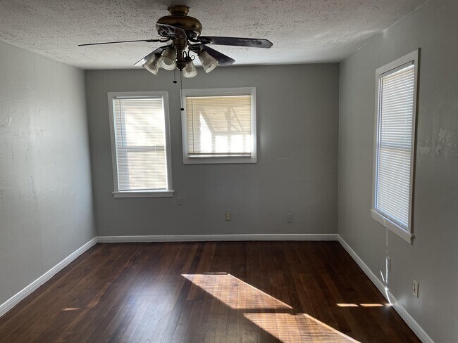 Foto del edificio - 4512 SE 25th St