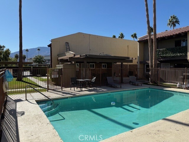 Foto del edificio - 51080 Eisenhower Dr