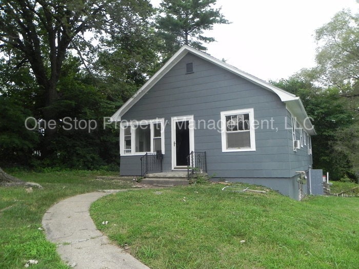 Primary Photo - 2530 S Sterling Ave