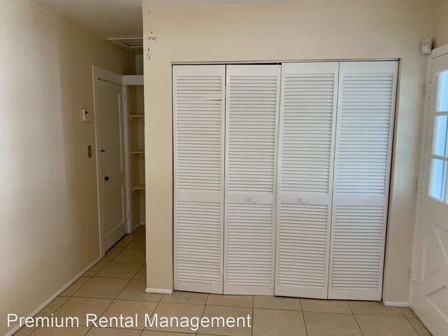 Building Photo - 3 br, 3 bath House - 740 Garden Plaza