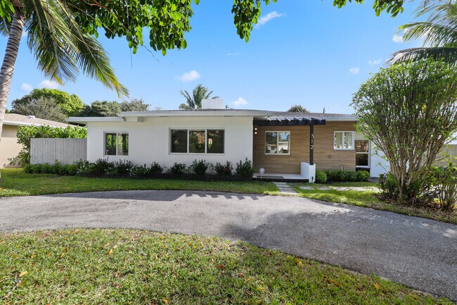 Building Photo - 312 Gulfstream Blvd