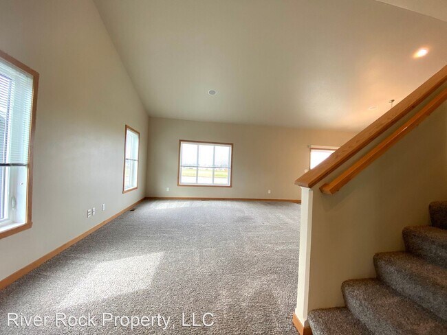 Foto del edificio - 3 br, 3 bath House - 3216 36th Ave S