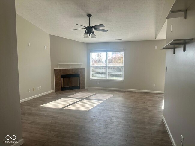 Foto del edificio - 3163 Harvest Grove Ln