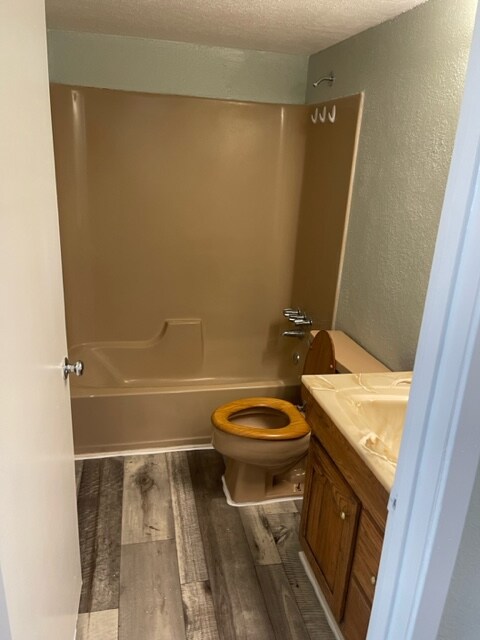 Foto del edificio - 325 Carolcrest Ln