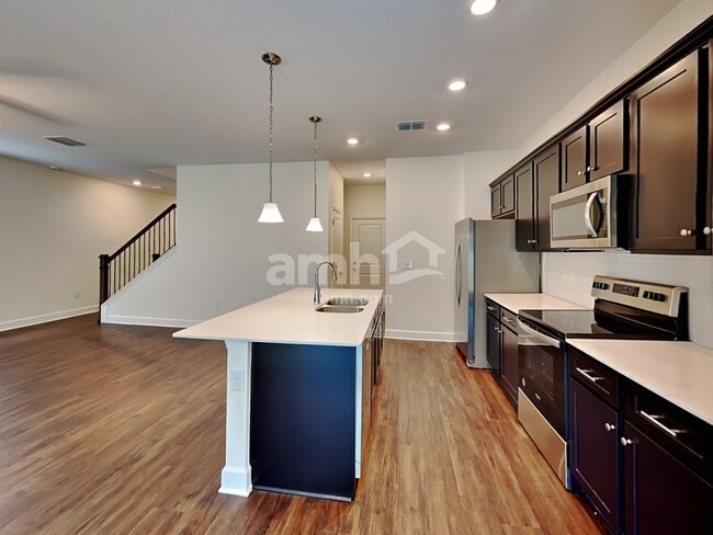 Building Photo - 1109 Walden Pond Dr