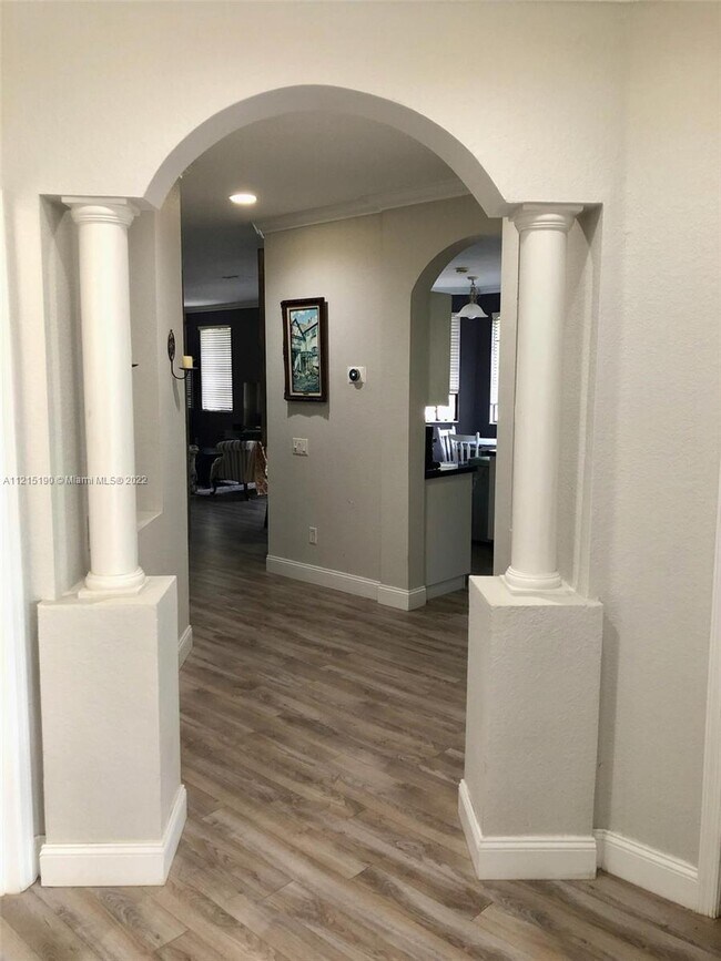 Building Photo - 1546 Passion Vine Cir