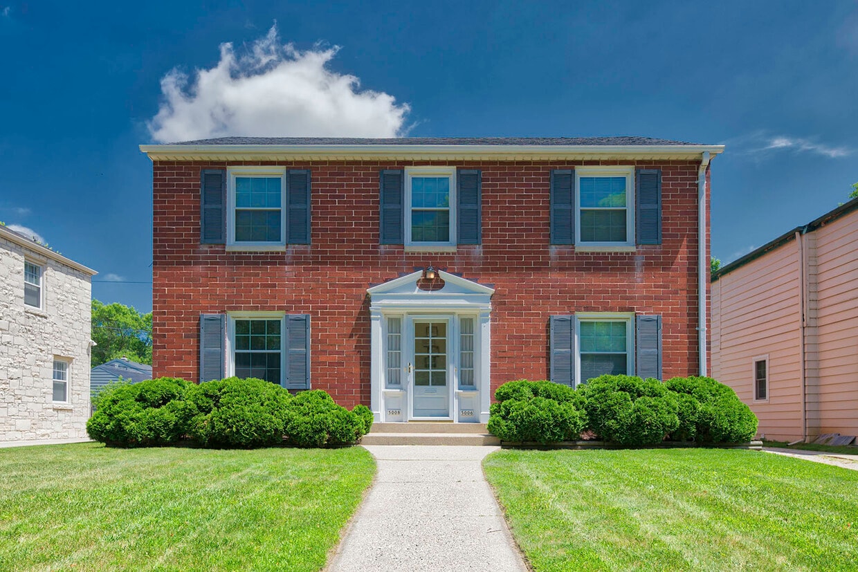 5006 N Bay Ridge Ave, Whitefish Bay, WI 53217 Townhome Rentals in