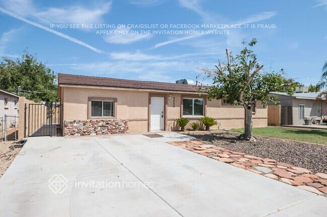 Foto del edificio - 2204 E Beverly Ln