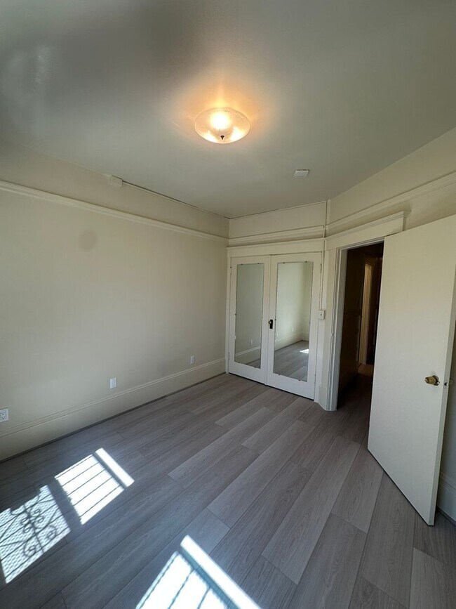 Foto del edificio - 647-649 10th Avenue