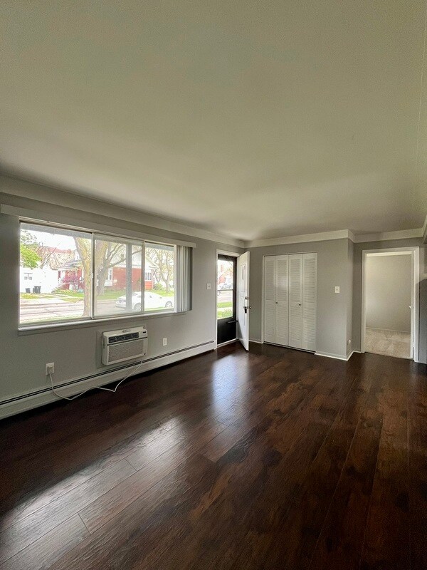 Building Photo - 2444 2nd St