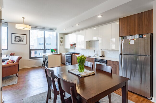 Photo - Chateau on Wells Apartments