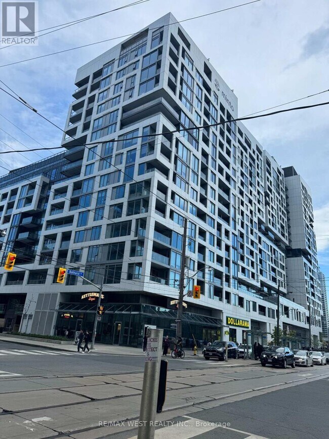 Building Photo - 27 Bathurst St