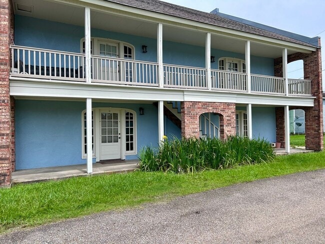 Building Photo - 107 Guillot Rd