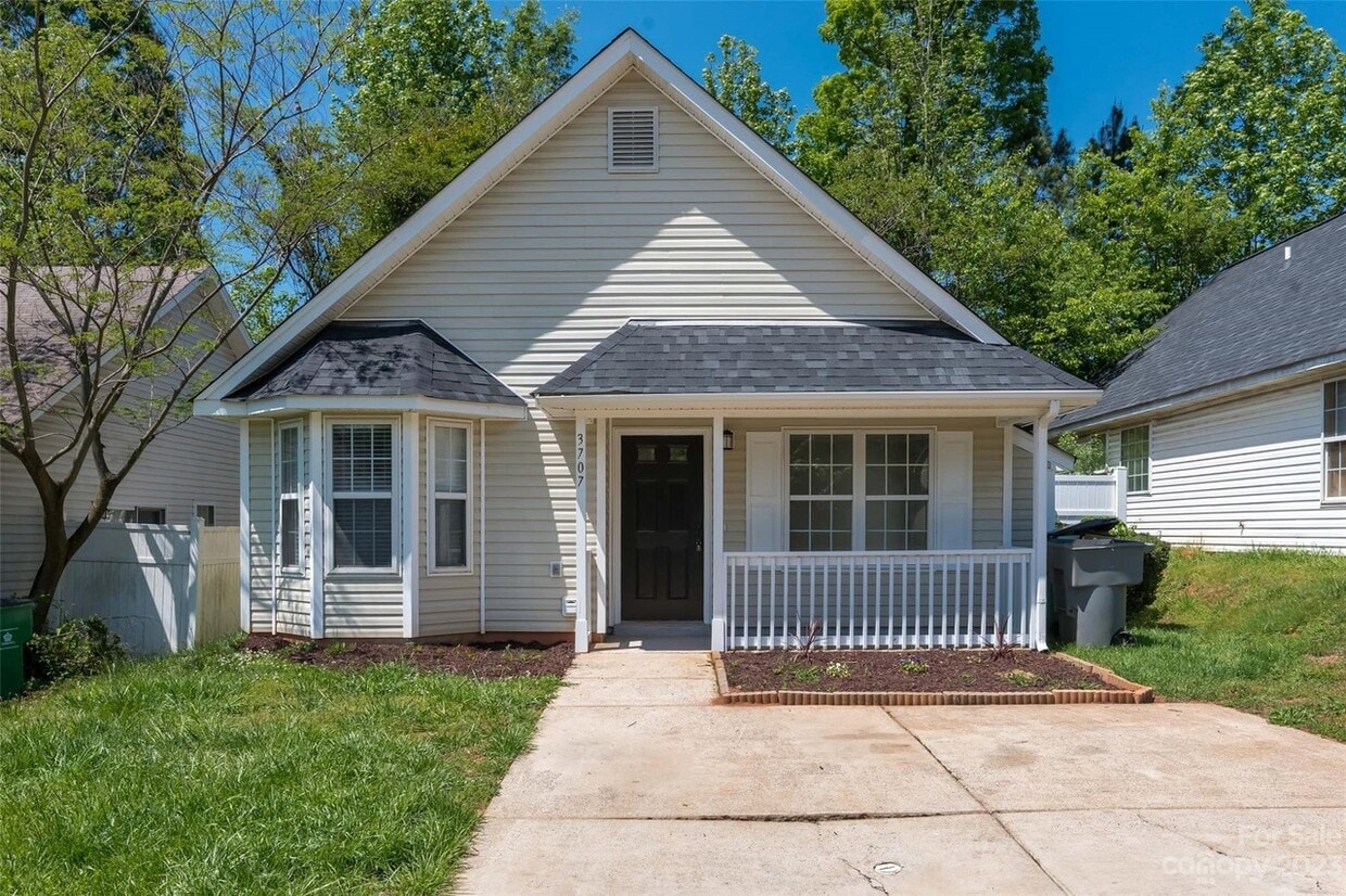 3707 Silver Ore Ln, Charlotte, NC 28216 House Rental in Charlotte, NC