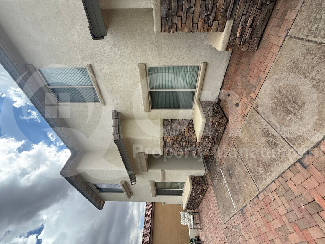 Primary Photo - 15046 S Camino Rancho Sueno