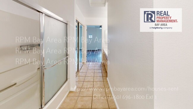 Foto del edificio - December Rent Special: Renovated 2 Bedroom...