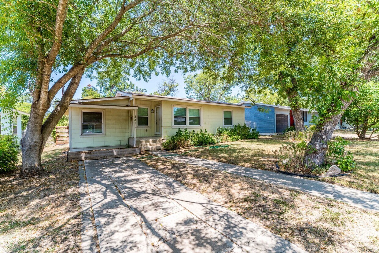 Primary Photo - 2-Bedroom Home--READY FOR MOVE IN!