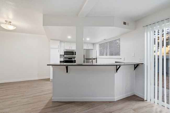 Building Photo - Monterra Townhomes