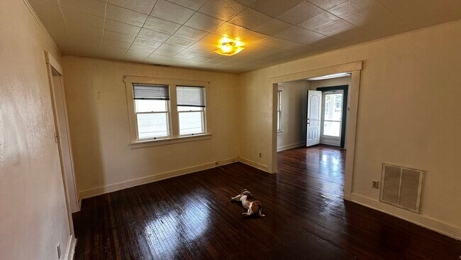 Foto del edificio - 910 E 3rd Ave