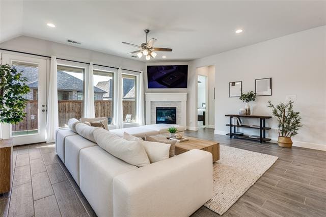 Foto del edificio - 904 Saffold Trl