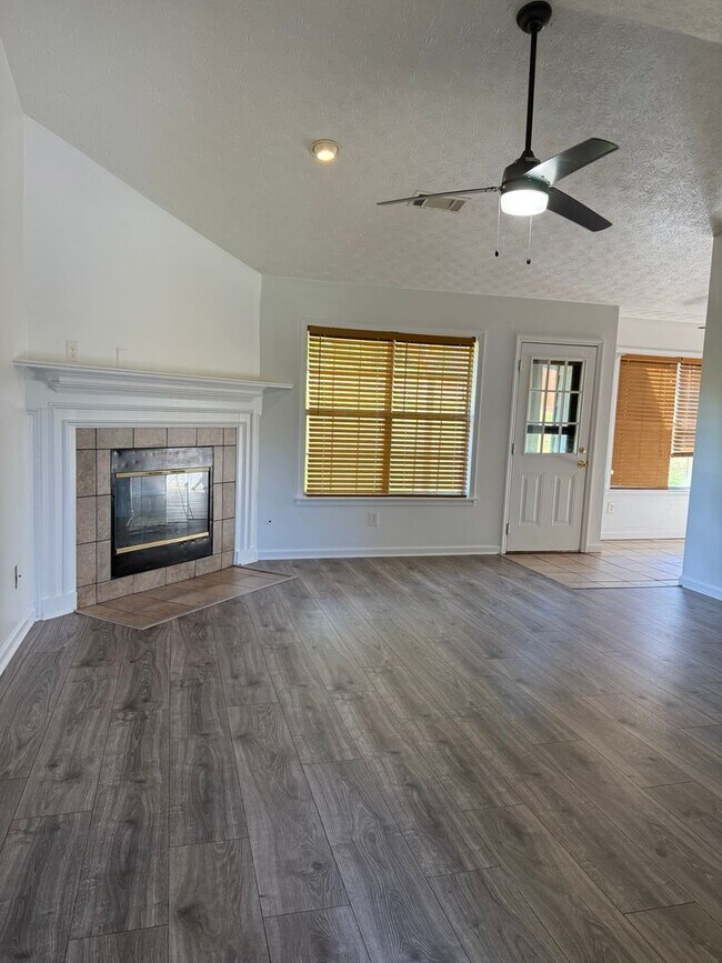 Foto del edificio - 3 Bedroom 2 Bathroom Ranch Home