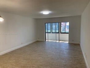 Building Photo - 4045 NW 16th St