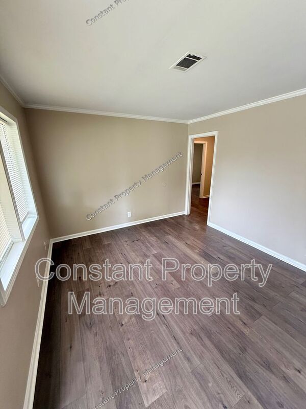 Foto del edificio - 4279 Ayers Rd