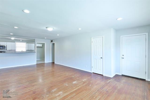 Building Photo - 934 S Pioneer Dr
