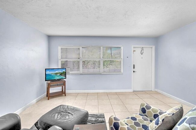 Building Photo - 6200 NE 22nd Way