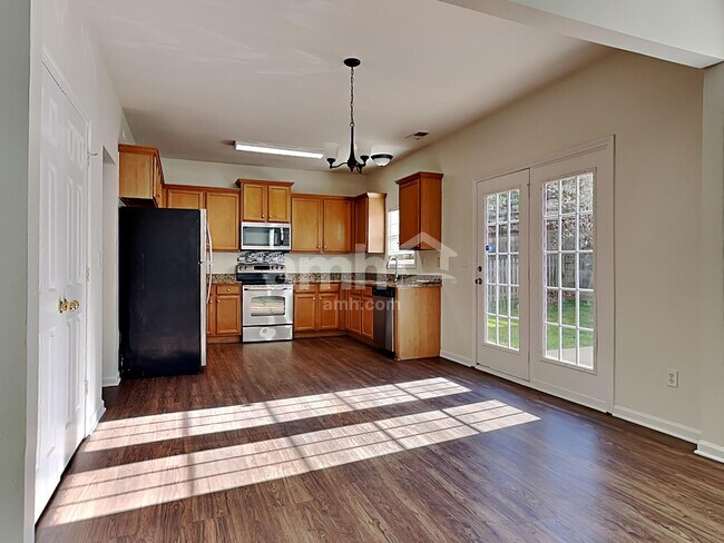 Foto del edificio - 1315 Emory Ln NW