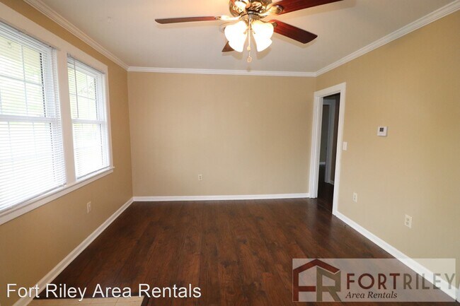 Foto del edificio - 2 br, 1 bath House - 706 W 1st St