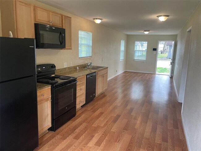 Foto del edificio - 6317 Sayers St