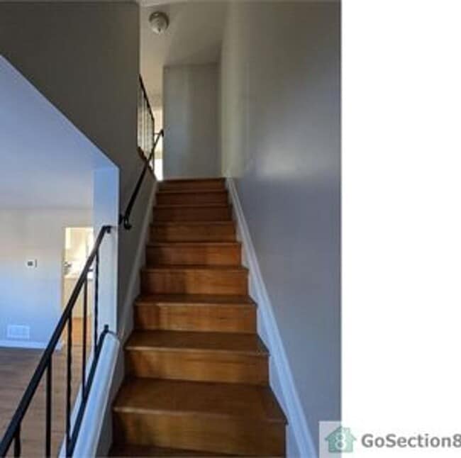 Building Photo - Quiet neighborhood in Dundalk 4 Bedroom Townhome