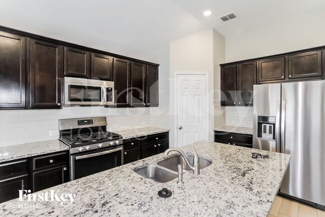 Foto del edificio - 14541 Serrano Ridge Rd