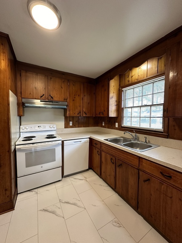 Foto del edificio - 2901 Amity Garden Ct