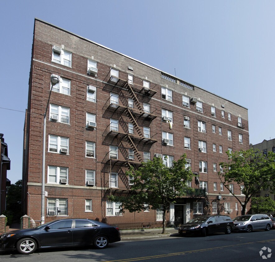 Primary Photo - 5200 15th Ave