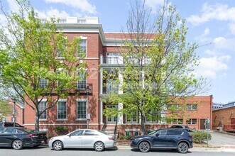 Building Photo - 1023 N Royal St