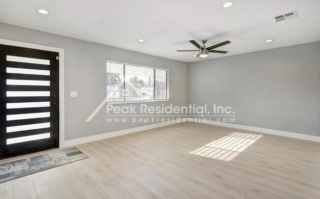 Building Photo - Beautiful Updated 4bd/2ba Orangevale Home