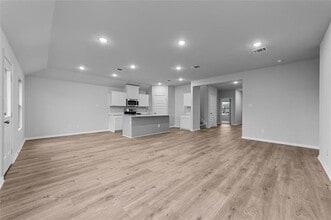 Building Photo - 533 Meadow Run Dr