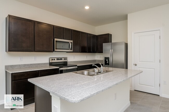Building Photo - 2905 Suncoast Plains Dr