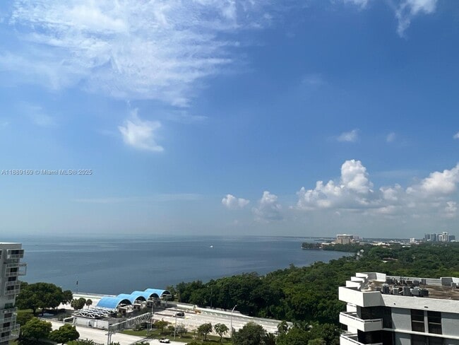 Foto del edificio - 2475 Brickell Ave