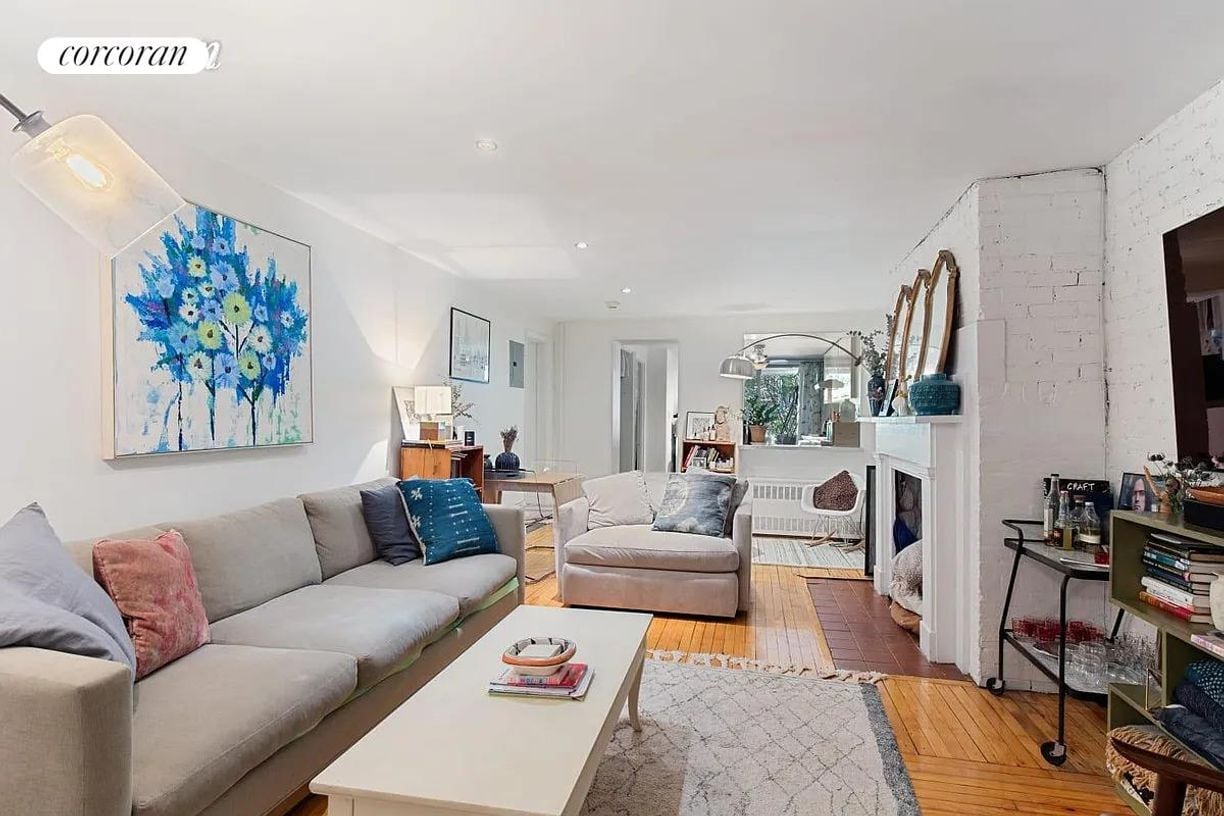 Primary Photo - 54 Sidney Pl
