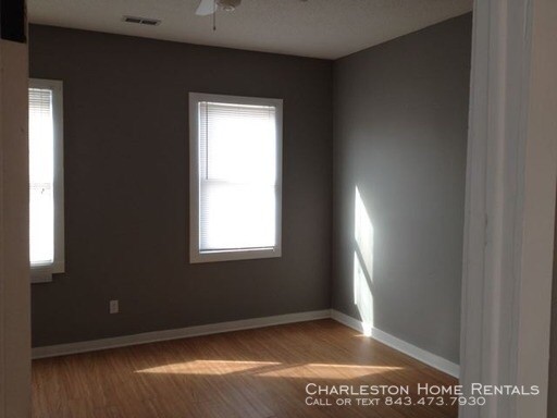 Building Photo - 2 Bedroom 2 Bath Cottage near Hampton Park