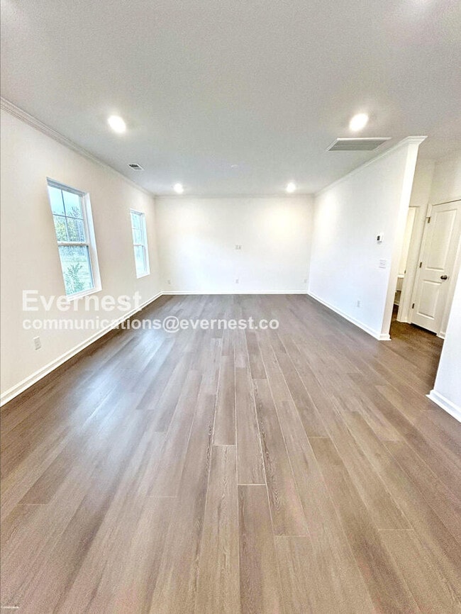 Foto del edificio - 44 Regal Gdns Ct