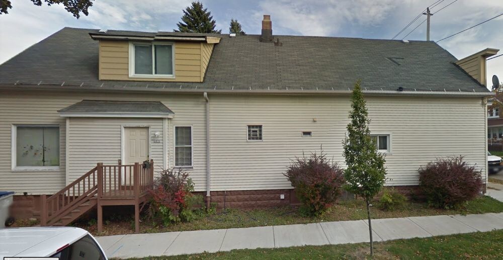 Primary Photo - 2870 S 12th St