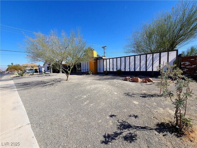 Foto del edificio - 3124 Burnham Ave