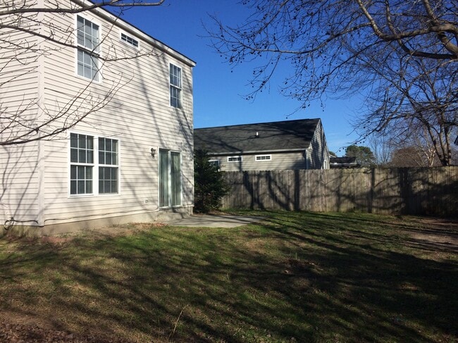 Building Photo - 2 Sparta Ln
