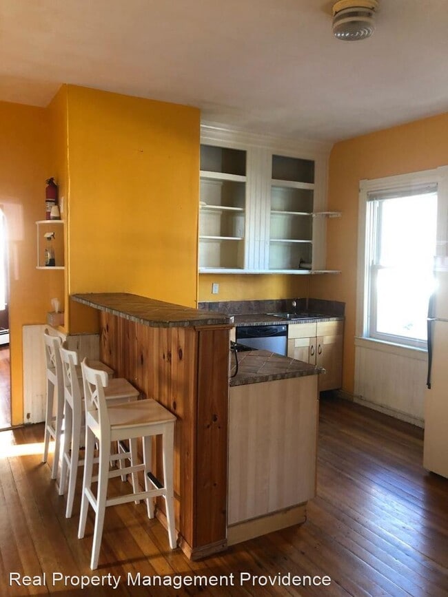 Building Photo - 3 br, 1 bath Apartment - 184 Federal St.